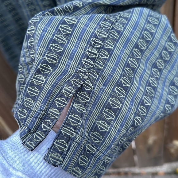 Harley Davidson, short sleeve button-down size extra large - Picture 6 of 7